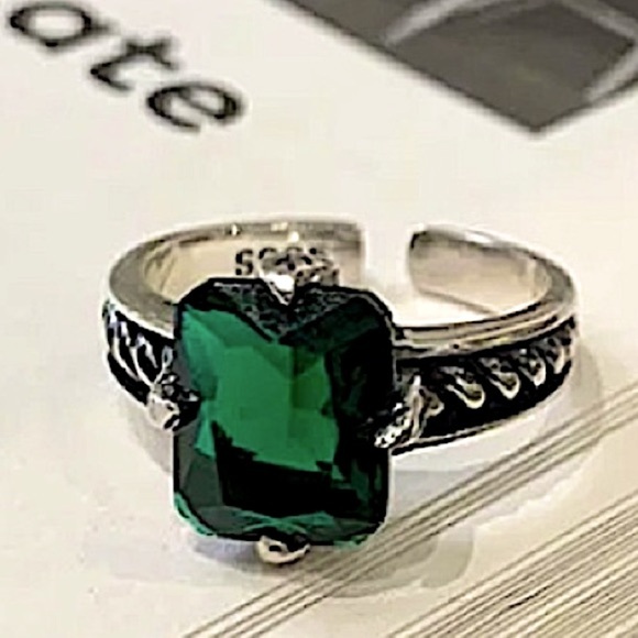 STERLING SILVER EMERALD GREEN ZIRCON RING - Picture 1 of 5